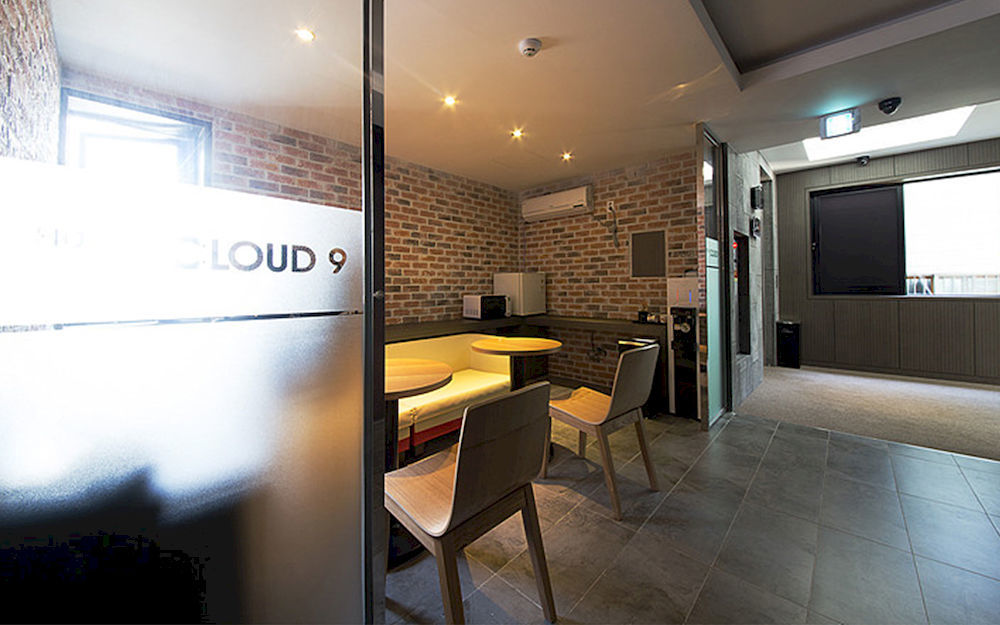 Hotel Cloud 9 Busan Bagian luar foto