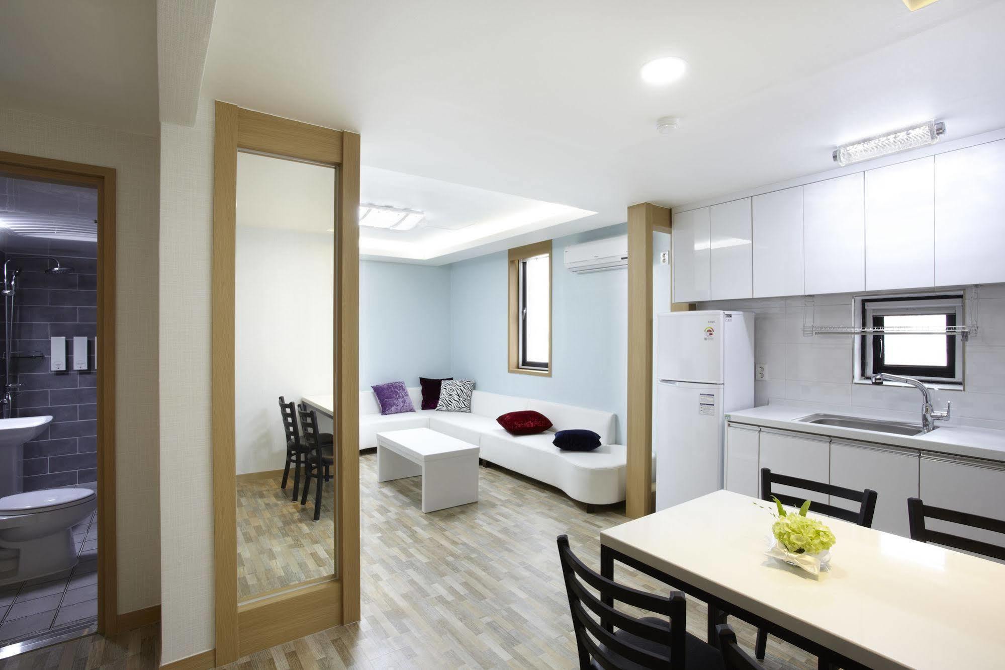 Hotel Cloud 9 Busan Bagian luar foto