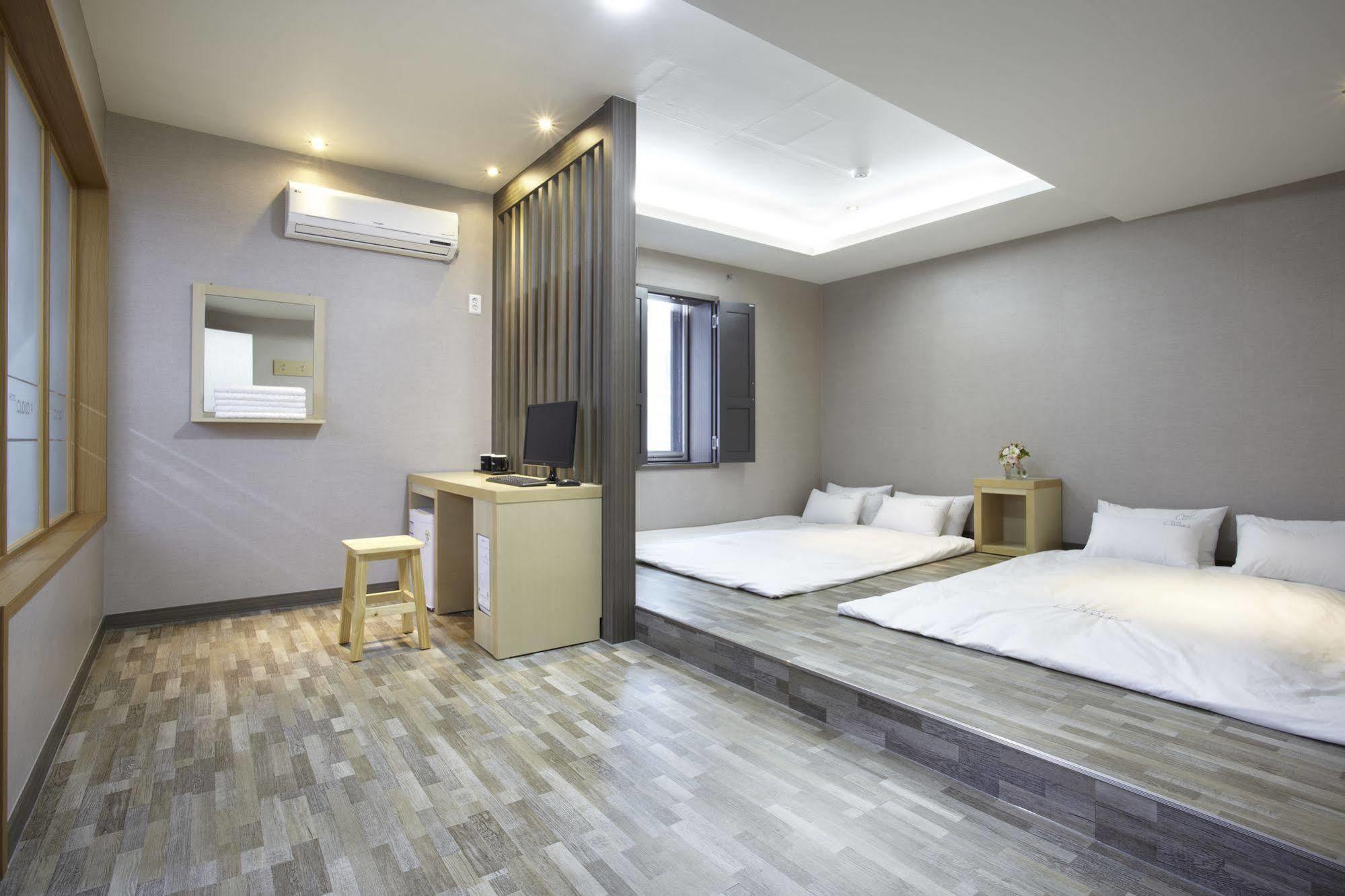 Hotel Cloud 9 Busan Bagian luar foto