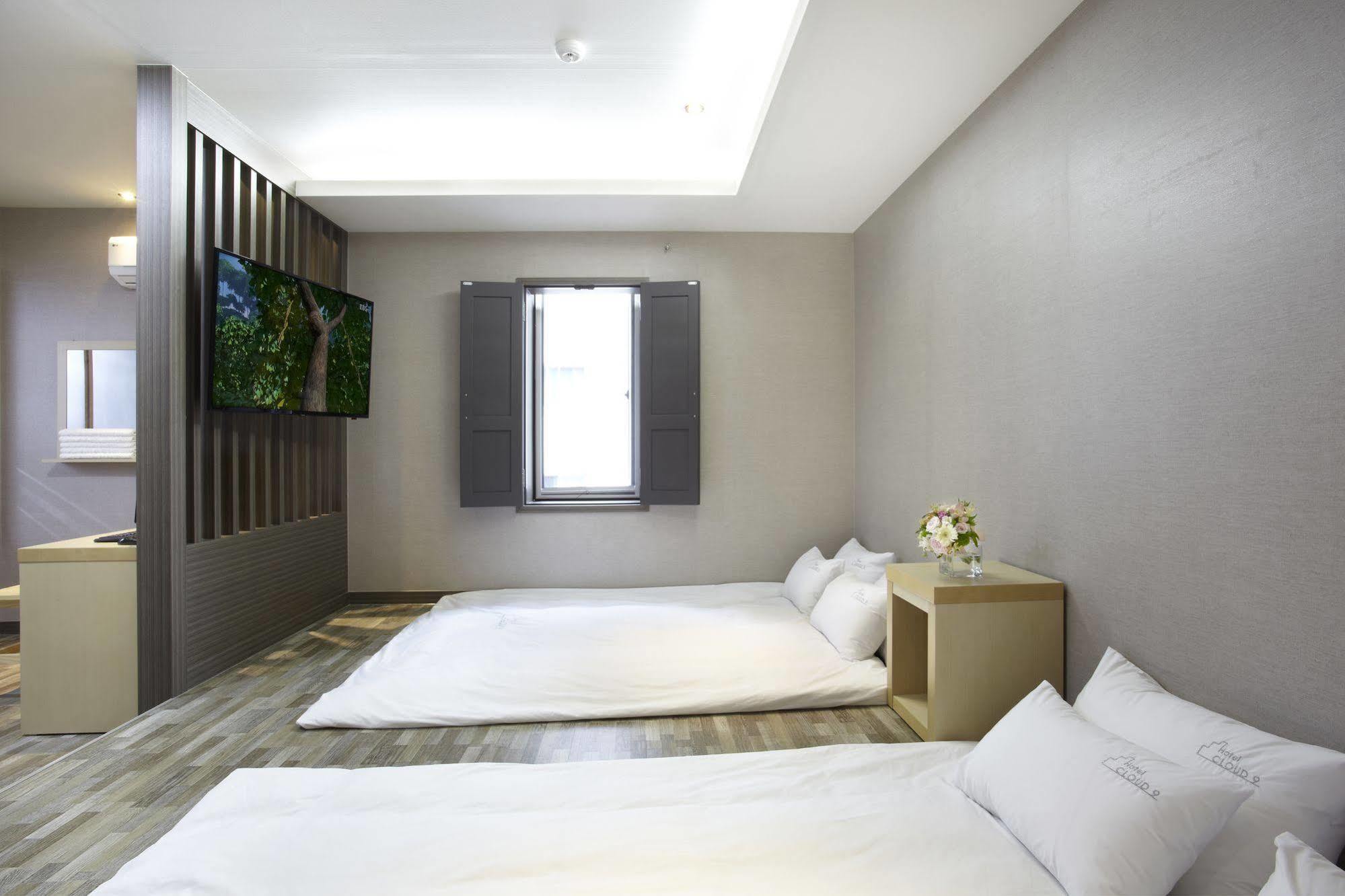 Hotel Cloud 9 Busan Bagian luar foto